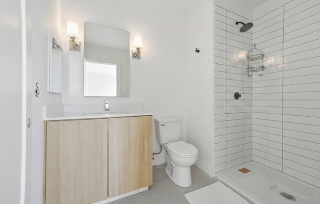 3 beds, 2 baths, 1,046 sqft, $6,750, Unit 501