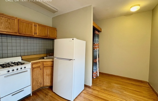 4307 N Lincoln Ave 2E