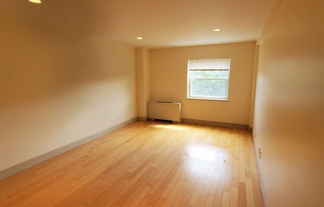 2 beds, 2 baths, 1,099 sqft, $3,800, Unit 806