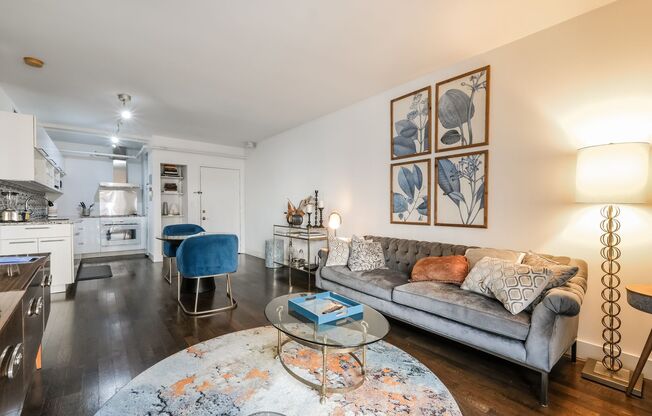 1 bed, 1 bath, $2,100, Unit Unit #1109