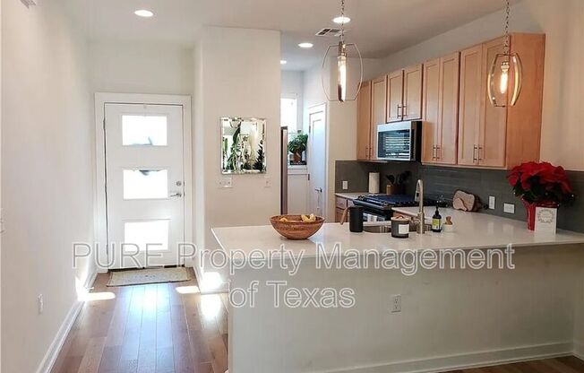 6800 Menchaca Road
