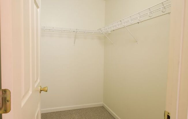 2 beds, 2 baths, 1,850 sqft, $2,285