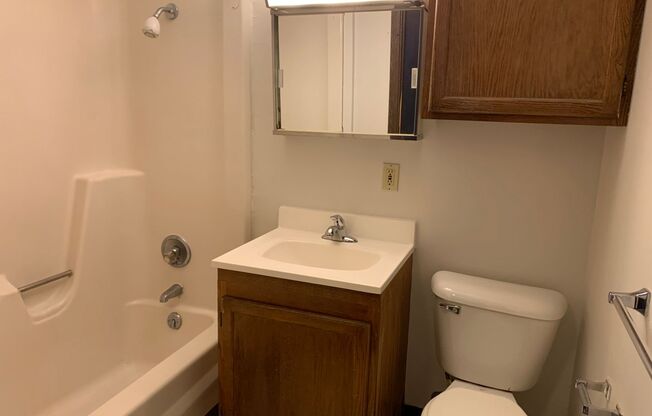 2 beds, 1 bath, $845