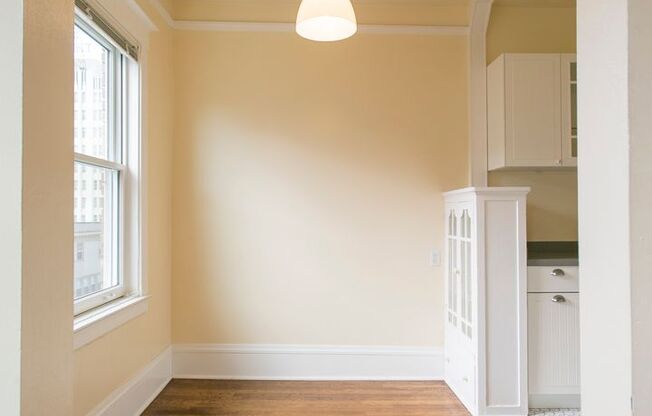 Studio, 1 bath, 500 sqft, $1,695, Unit 405