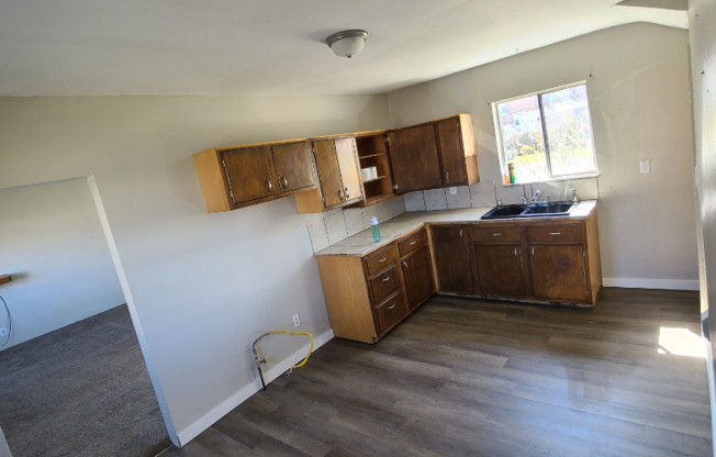 1105 1 AVE