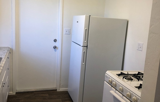 1 bed, 1 bath, 550 sqft, $975, Unit 423