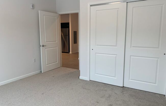 1 bed, 1 bath, 738 sqft, $1,175, Unit 233