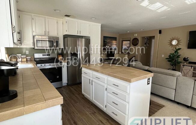 Charming 2-Bedroom Condo in Otay Ranch – Perfect Location, Perfect Amenities!