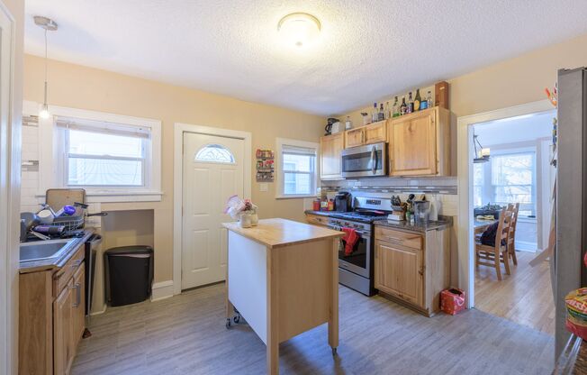 Super nice and clean Minneapolis property for lease!