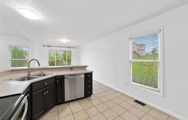 3 beds, 3 baths, 2,383 sqft, $2,295, Unit Kerstyn Drive 287