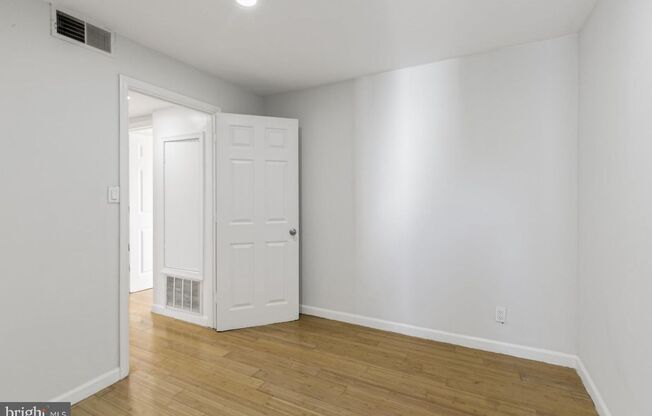 5019 Walnut Street