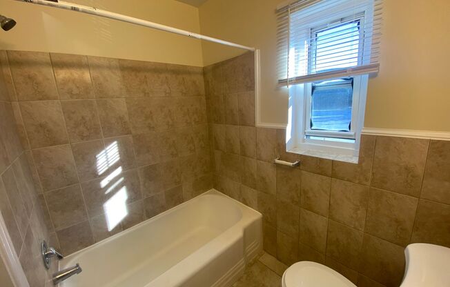 1 bed, 1 bath, $995, Unit 2753B