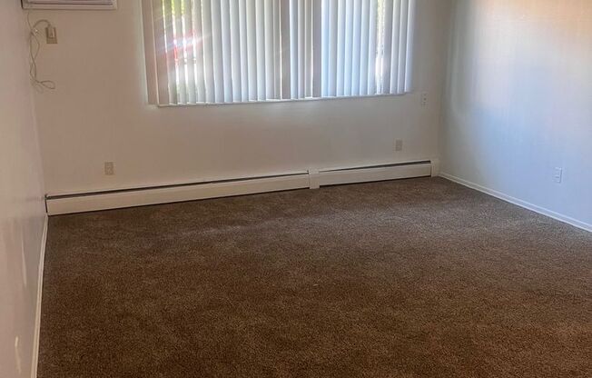 2 beds, 1 bath, 820 sqft, $995, Unit 99