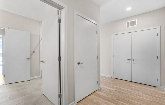 2 beds, 1 bath, 913 sqft, $3,650, Unit 315