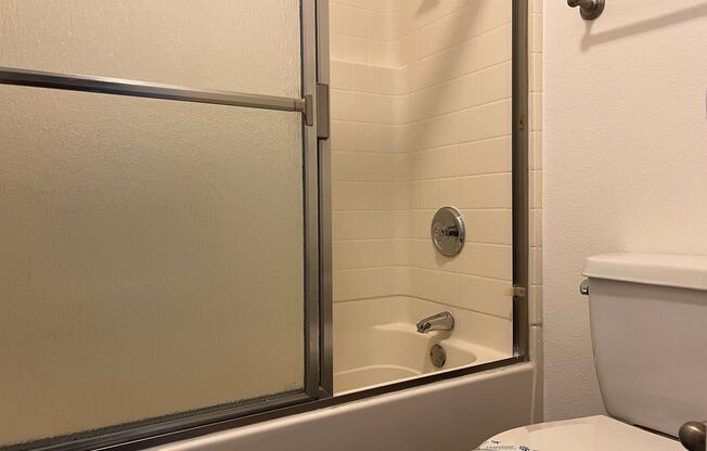 2 beds, 2 baths, 950 sqft, $2,925, Unit 1531P