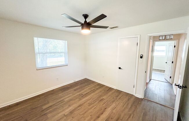 2 beds, 1 bath, $1,400, Unit Unit A