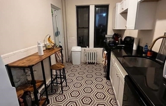 3 beds, 1 bath, 837 sqft, $5,299, Unit 4