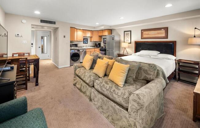 1 bed, 1 bath, 450 sqft, $3,950