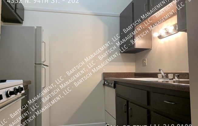 4332 N 94 ST