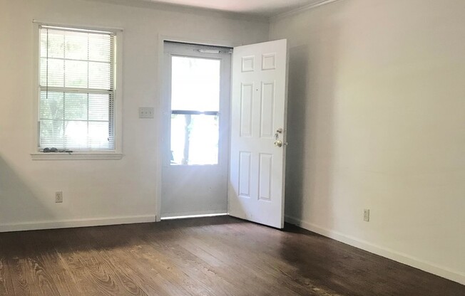 1 bed, 1 bath, $900