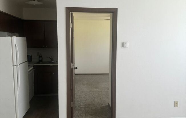 1 bed, 1 bath, 595 sqft, $700, Unit 10