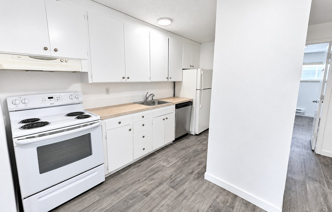 1 bed, 1 bath, 632 sqft, $1,450, Unit 27