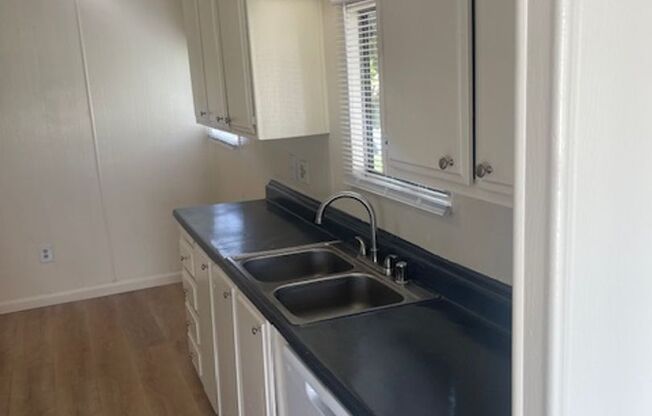 3 beds, 2 baths, 1,100 sqft, $3,850, Unit 133