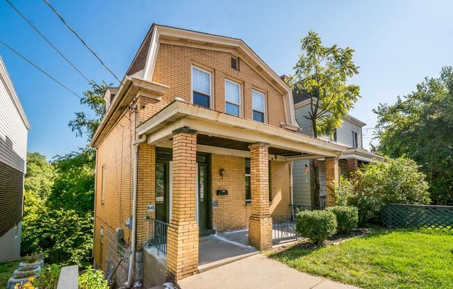 Gorgeous 3 Bedroom House in Beechview available July 1!