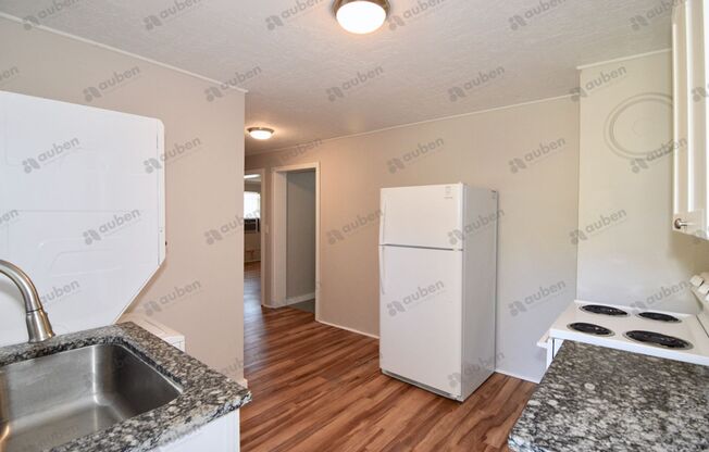 1 bed, 1 bath, $880, Unit Unit B