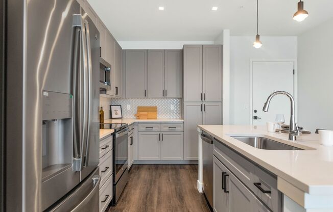 Studio, 1 bath, 550 sqft, $1,399, Unit 1003