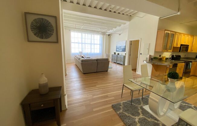 1 bed, 1 bath, 955 sqft, $2,300, Unit 202