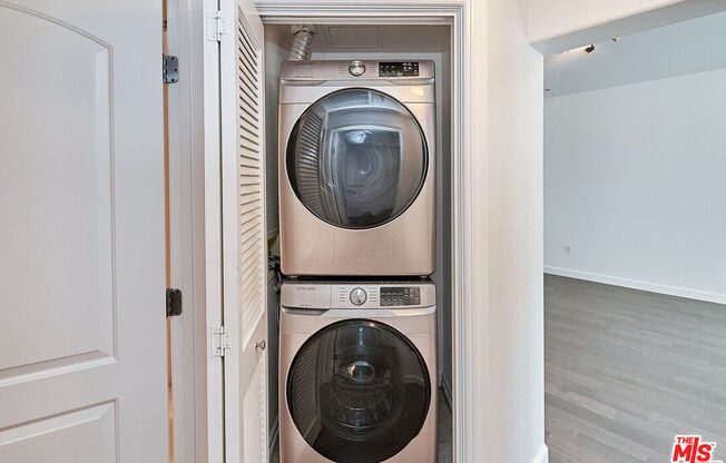 1 bed, 1 bath, 700 sqft, $2,700, Unit 103