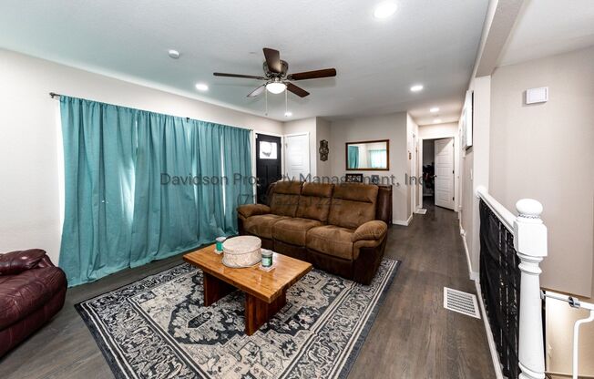 Cozy Updated 4-Bedroom House in Southwest Colorado Springs