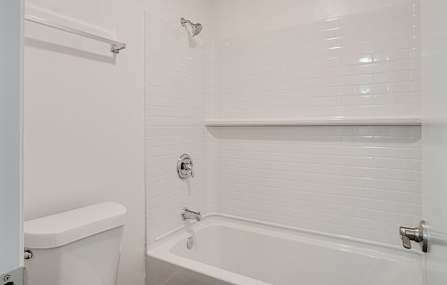 1 bed, 1 bath, 700 sqft, $2,195, Unit 13