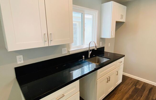 Remodeled 2 bed 1 bath house in College Terrace close to Stanford University