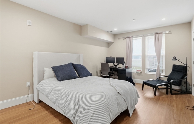 2 beds, 2 baths, 1,222 sqft, $4,950, Unit 27