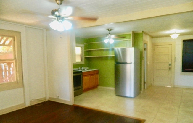 2 beds, 1 bath, $2,000