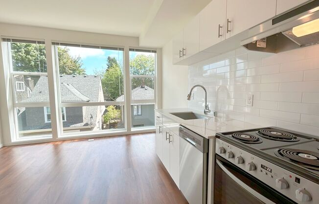 Studio, 1 bath, 240 sqft, $1,475, Unit 504