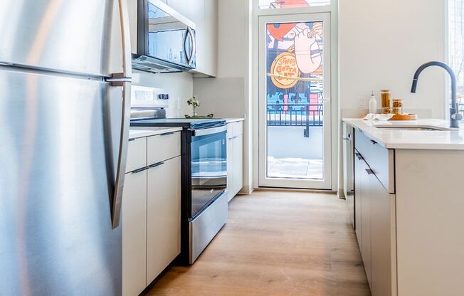 2 beds, 2 baths, 817 sqft, $4,005, Unit 212