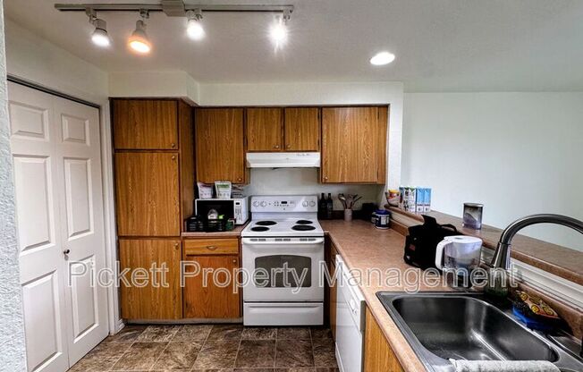 1700 W SUNN FJORD LN