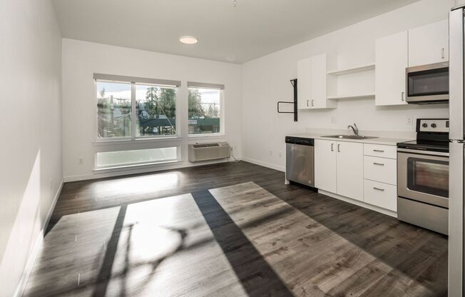 1 bed, 1 bath, 590 sqft, $1,250, Unit 108