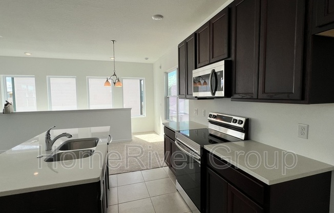 3133 VOYAGER AVE