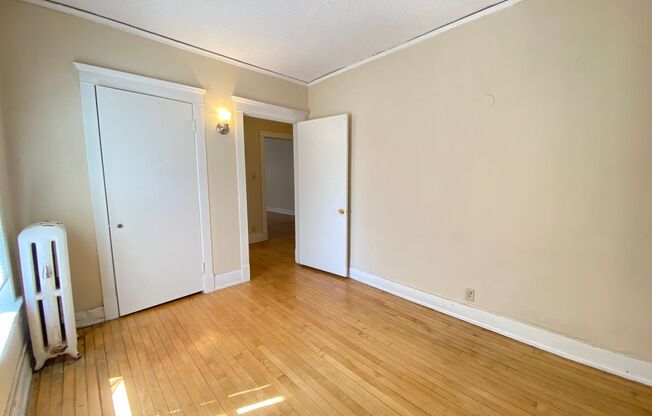 1 bed, 1 bath, $1,095, Unit 10