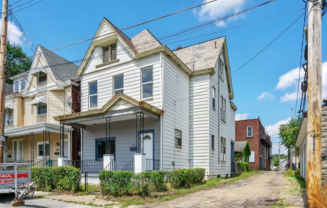 Huge 4 Bedroom with Fenced Yard on Quiet Street