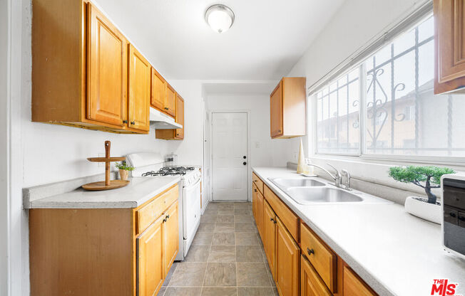 1 bed, 1 bath, $2,495