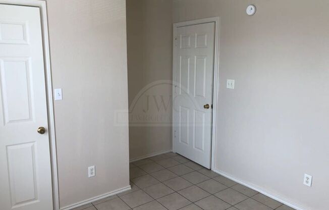 3 beds, 2 baths, $825, Unit 3401 Hereford Unit C