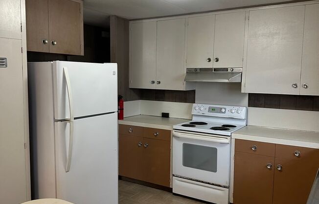 3 beds, 1.5 baths, $2,350, Unit # #A