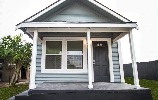 Renovated 1BR/1BA Downtown Home