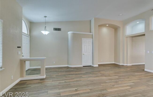 SHOW STOPPING SUMMERLIN HOME!
