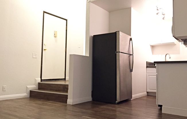 Studio, 1 bath, 435 sqft, $1,695